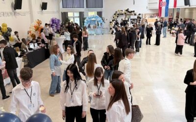 Sajam vježbeničkih tvrtki u Ekonomskoj školi imao i humanitarni cilj: Prikupljala se pomoć za Marka